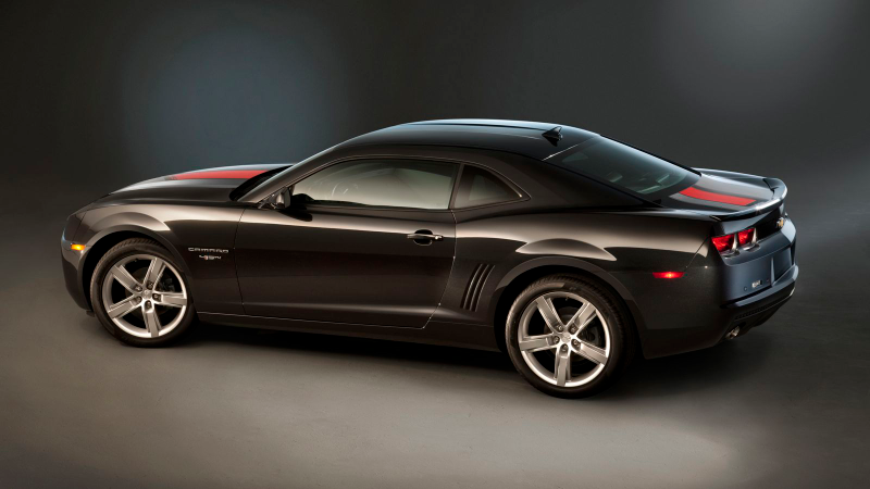 Illustration for article titled 2012 Camaro V6 asks Mustang: who's the boss?